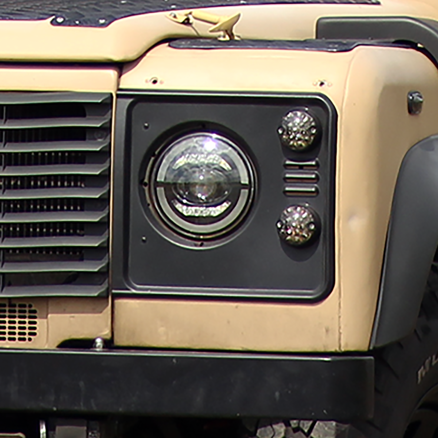 ▷ Zusatz-Rückfahrlicht für Land Rover New Defender - hier erhältlich!